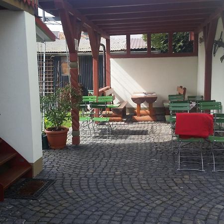 Cafe Im Hof- Bed & Breakfast Streufdorf エクステリア 写真