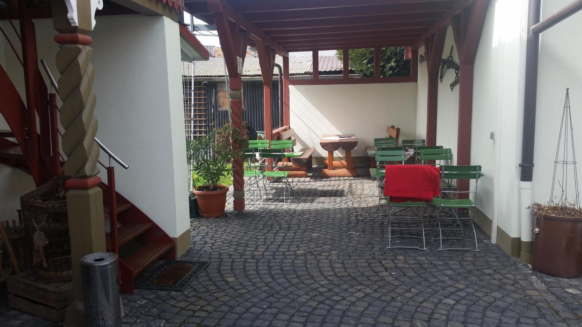 Cafe Im Hof- Bed & Breakfast Streufdorf エクステリア 写真