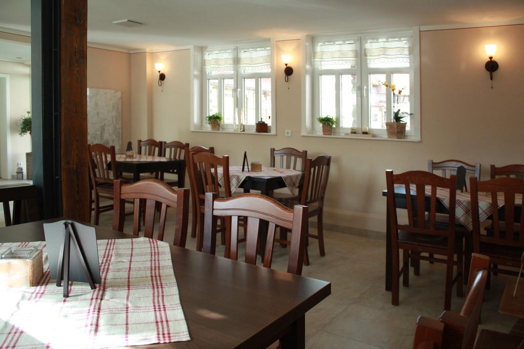 Cafe Im Hof- Bed & Breakfast Streufdorf エクステリア 写真