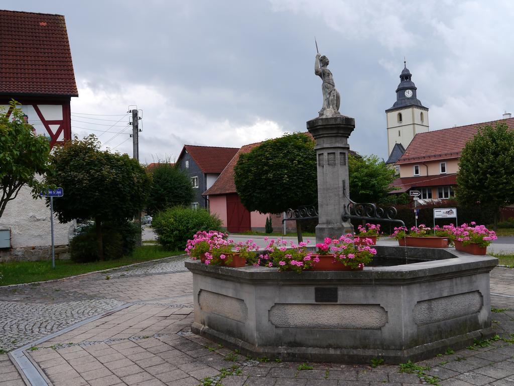Cafe Im Hof- Bed & Breakfast Streufdorf エクステリア 写真