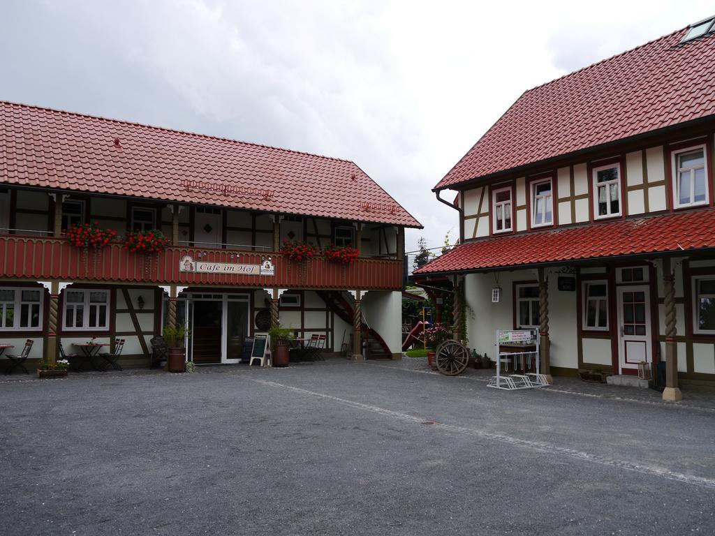 Cafe Im Hof- Bed & Breakfast Streufdorf エクステリア 写真