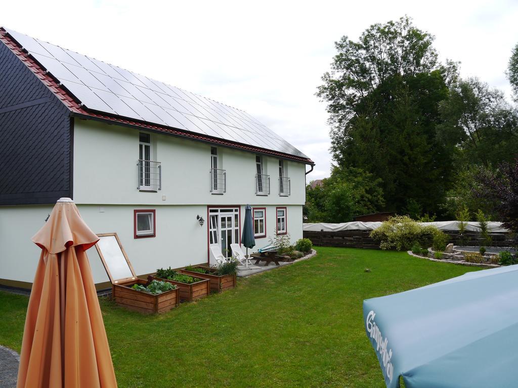 Cafe Im Hof- Bed & Breakfast Streufdorf エクステリア 写真