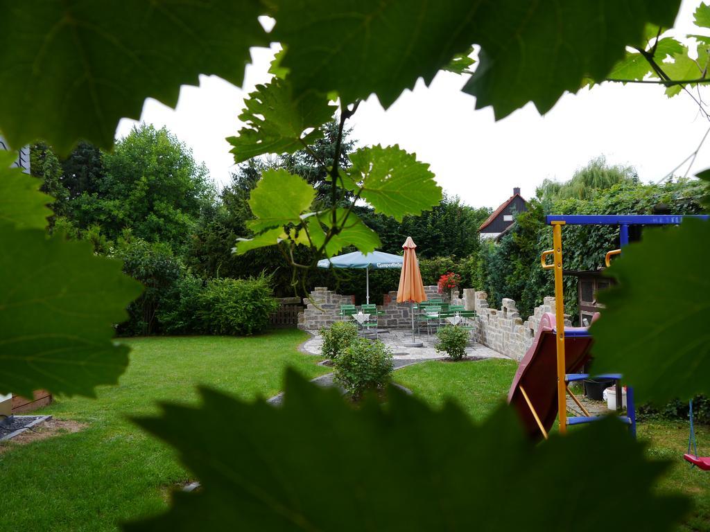 Cafe Im Hof- Bed & Breakfast Streufdorf エクステリア 写真