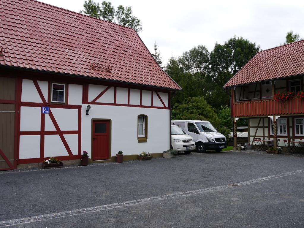 Cafe Im Hof- Bed & Breakfast Streufdorf エクステリア 写真