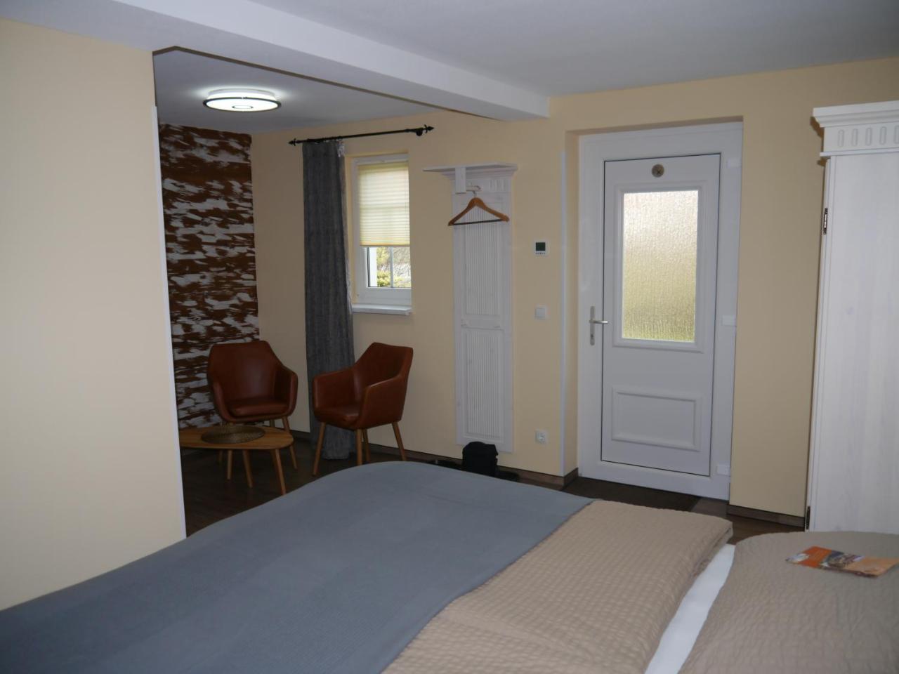 Cafe Im Hof- Bed & Breakfast Streufdorf エクステリア 写真